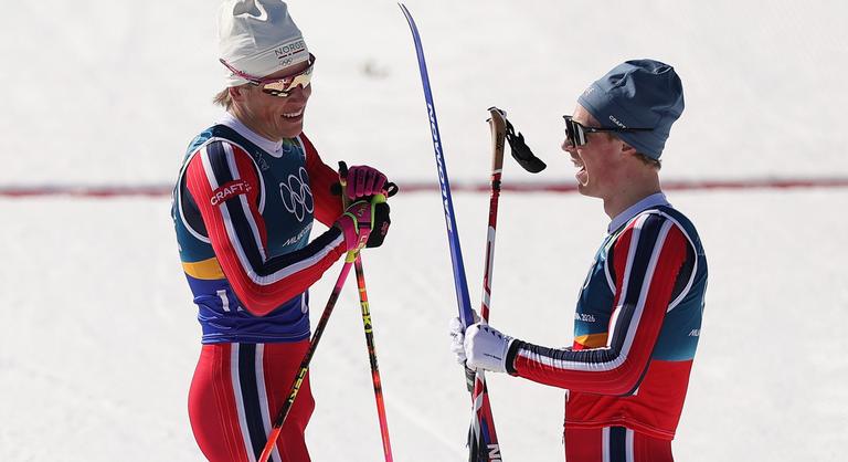 Tovább írja a téli sportok történelmét, tizedik olimpiai aranyérmét nyerte a norvégok klasszisa