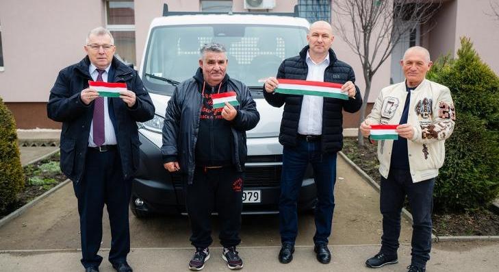 Új gépjármű segíti a munkát Tarnabodon 