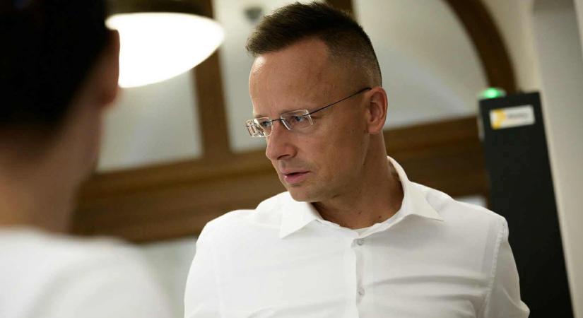 Szijjártó Péter: Magyarország felfüggeszti a dízelexportot Ukrajnába a Barátság vezeték leállása miatt