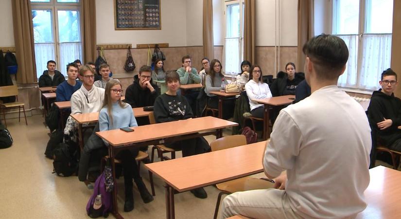 A gyerekek közötti bántalmazás ellen is küzdenek a debreceni intézményekben, eredményeket prezentáltak a szakemberek