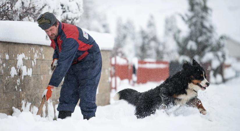Jelentős havazás és hófúvások várhatók Dél-Szlovákiában