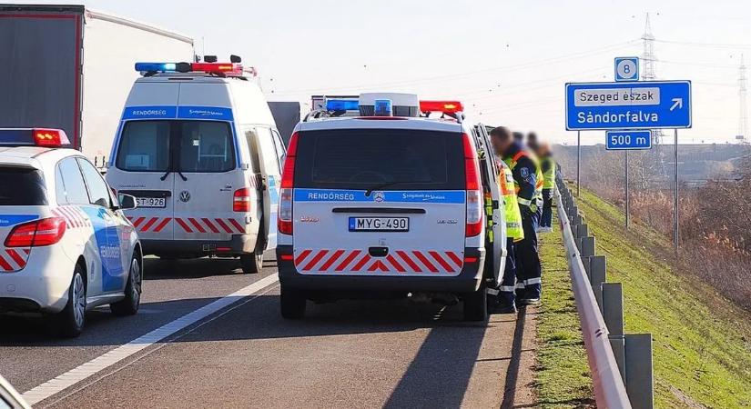 Tragédia az M43-as autópályán: a baleset miatt megbénult a forgalom – képekkel