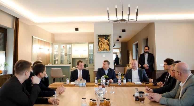 Milliárdos beruházás indul: az M9-es gyorsforgalmi út új gazdasági korszakot hozhat Bács-Kiskunba – fotók