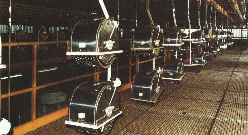 „Kis mosógép, nagy kényelem” – 50 éve indult a Hajdu automata mosógép gyártása – videóval