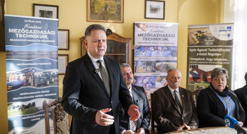 Öntözők a pusztító aszály ellen: gazdák is, diákok is profitálnak a beruházásból