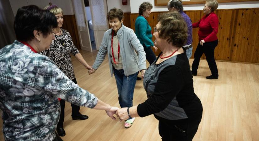 Nők40 nyugdíj: hogyan szerezhető jogosító idő gyermekneveléssel, és maximum mennyi lehet?