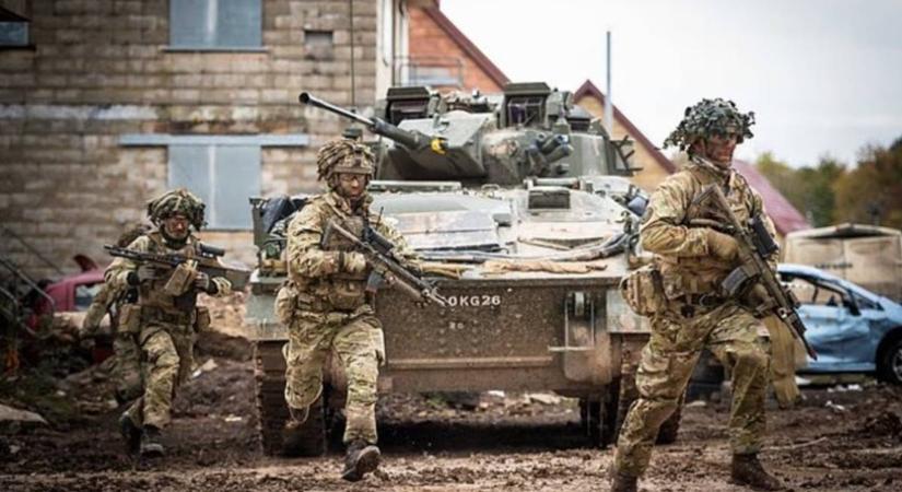 Városi közelharcot gyakorolnak a britek az oroszok ellen – ukrán „gyakorló” települést építettek hozzá