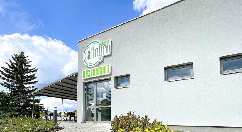 Új helyszín, megszokott ízek: Veszprém szívében nyílt meg az Allegro Liget (videó)