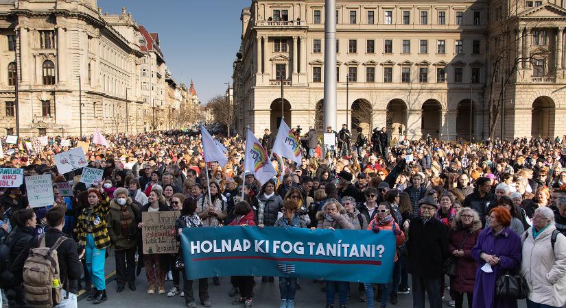 Sok vállalás, kérdőjelekkel: ezt lehet látni a Tisza közoktatási programjából