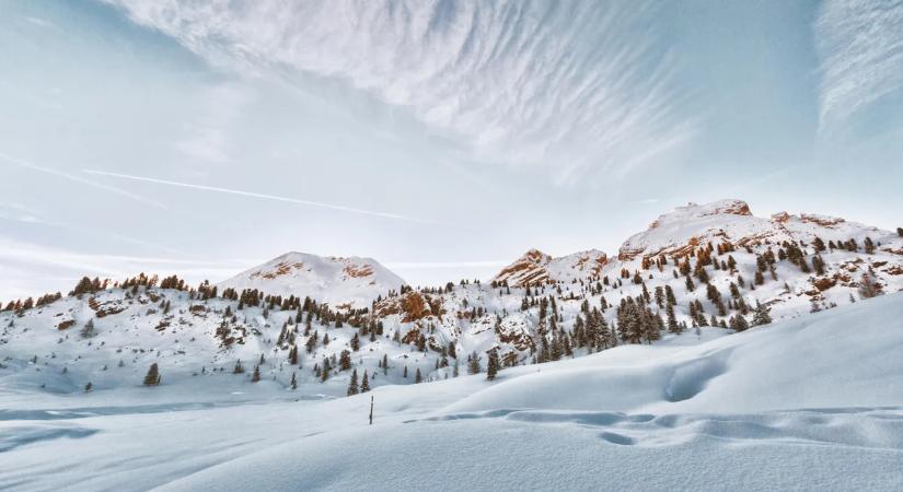 Lavina vitte el a síelőcsoportot: kilenc embert még mindig keresnek a hatóságok