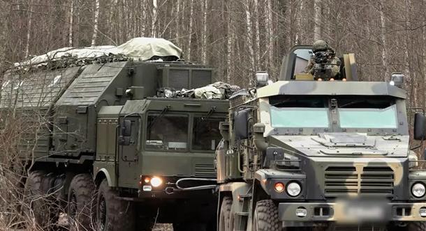 Putyin közelebb helyezi atomrakétáit az EU határához