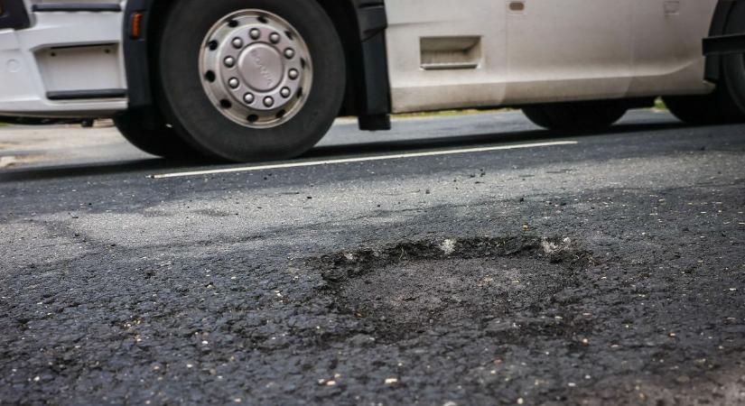 Kilyuggatta Győr-Moson-Sopron útjait a tél, indulnak a felújítások