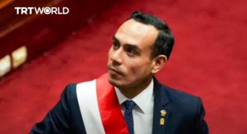 Négy hónap után menesztették Peru elnökét