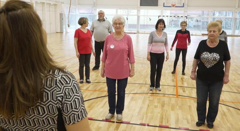 Senior örömtánccal bővült a Mozdulj, Debrecen! program az Epreskerti Általános Iskolában – videóval