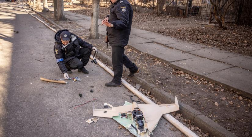 Útlevél-ellenőrzéshez kötné Ukrajna a SIM-kártyák vásárlását az orosz drónok miatt