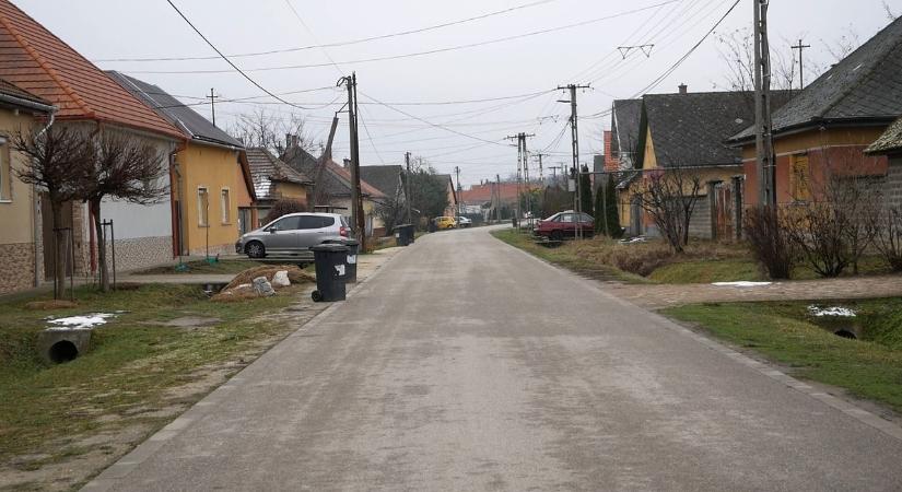 Elátkozhatták a dunaföldvári utcát, ahol megerőszakolták a fiatal édesanyát