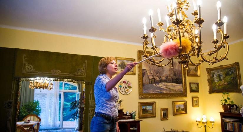 Meglepő, milyen sokat lehet keresni takarítással és vasalással – egyre nagyobb az igény a házvezetőnőkre