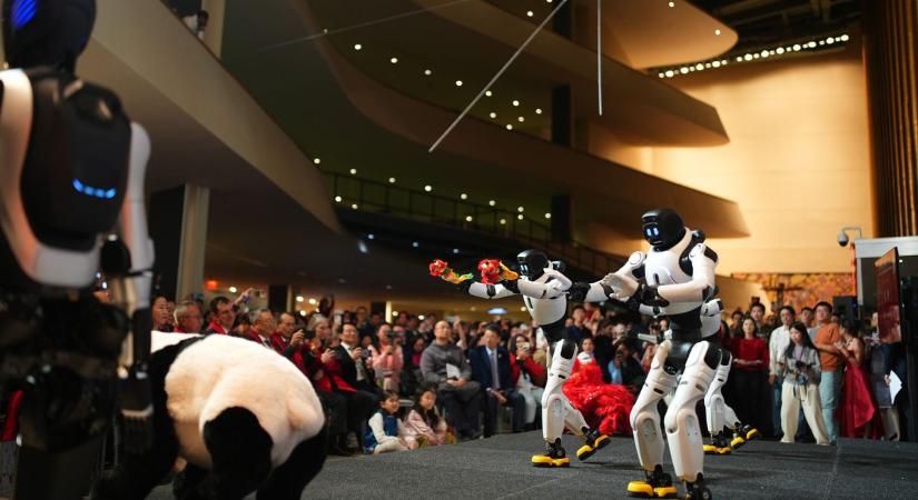 Százmilliók nézték: pörgő-forgó humanoid robotok viszik el a show-t a kínai állami tv-ben — előny a fegyverkezési versenyben? — videó