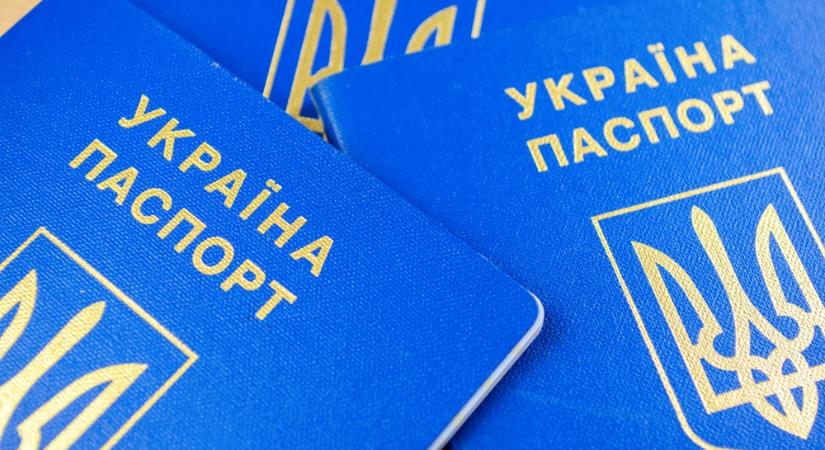 Halottak útlevelével menekítettek hadköteleseket Ukrajnából