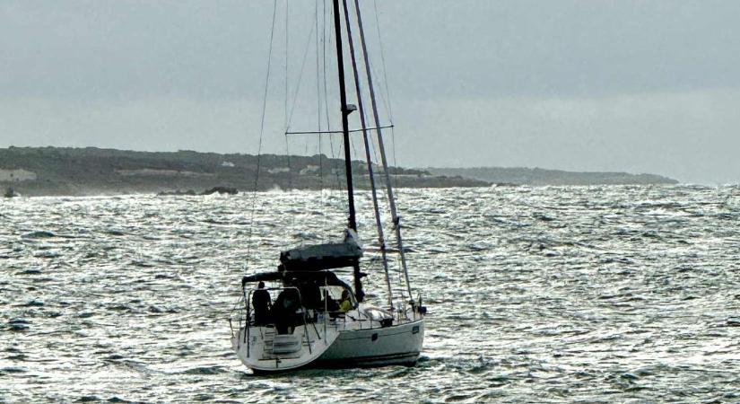 Hazavitorlázzák Fa Nándor hajóját, újabb átkelés az óceánon