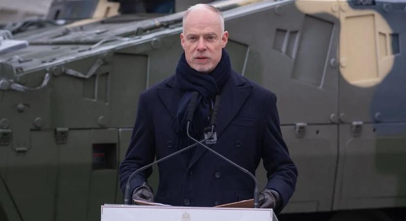 Honvédelmi miniszter: Európa felett ismét a háború szele lebeg