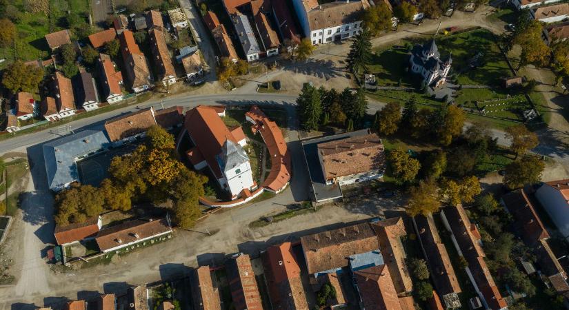 Egy egész nógrádi falut foglalt el egy külföldi üzletember, olyan csellel szerezte meg, amitől ökölbe szorul a kezed