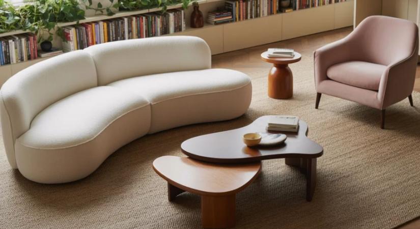 A tervezők lecserélik a nagy dohányzóasztalokat – 2026-ban a kisebb a nyerő