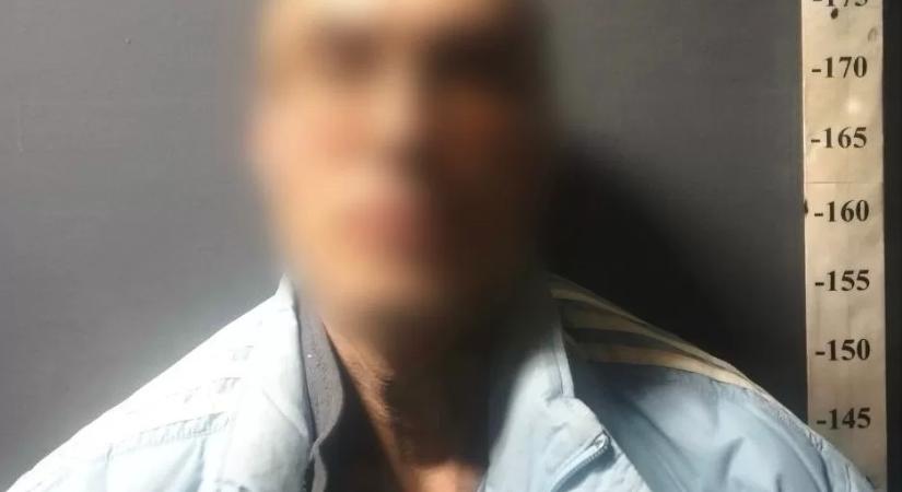 Késsel támadt ikertestvérére egy férfi Kijevben