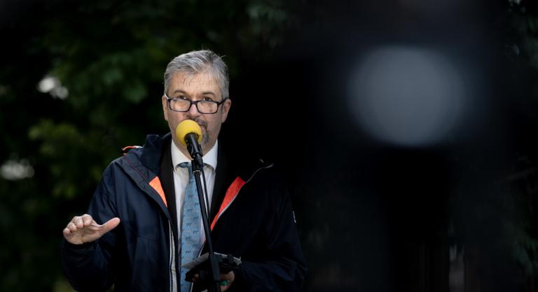 Hadházy: Nem neveztem undorítónak Navracsicsot, de továbbra is a legkárosabb és leggerinctelenebb fideszesnek tartom