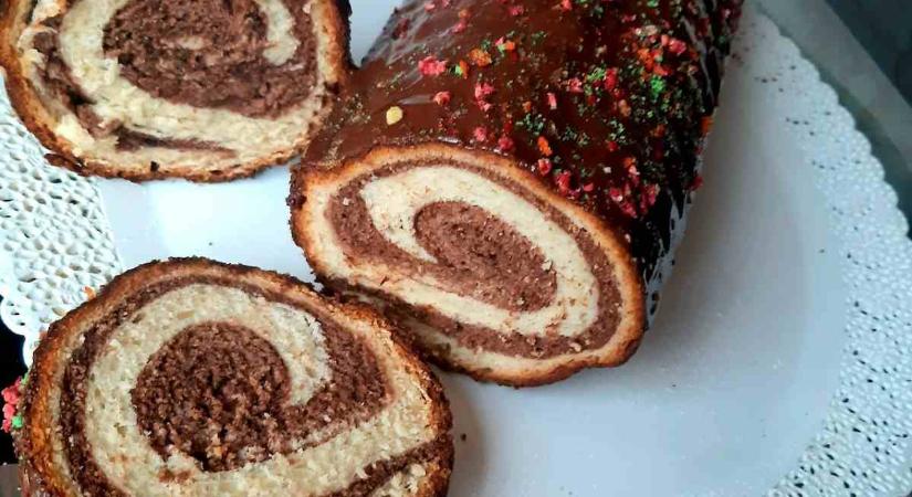 Erről a spirálos kakaós kalácsról mindenki azt hiszi, hogy cukrászdából való