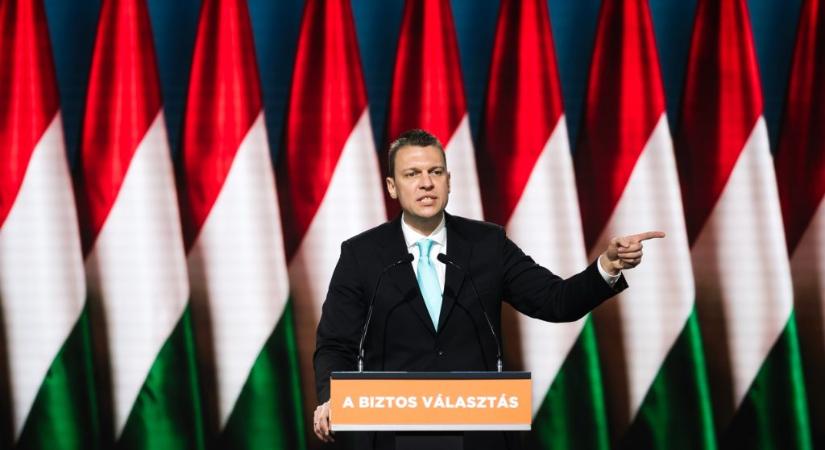 Menczer Tamás az orosz olajinjekcióról író ukrán szóvivőnek: A bábfigurátokkal, Magyar Péterrel beszélgessetek erről, ő szokott drogos bulikba járni