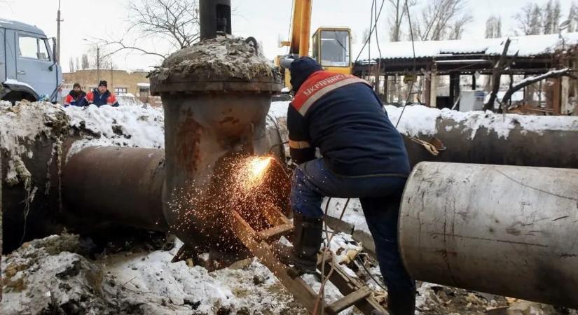 Fűtés és áram nélkül maradt épületek: végkimerülésig dolgoznak a kijevi karbantartók