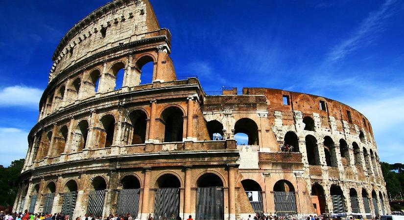Súlyosan megrongálták Róma egyik híres jelképét
