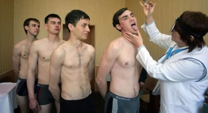 Kényszersorozás Ukrajnában: újabb videók borzolják a kedélyeket