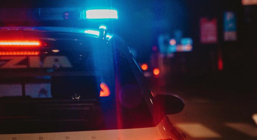 Teli zsák hevert az út szélén, rémisztő, mit talált a rendőrség