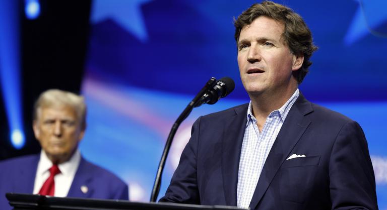 Tucker Carlson szerint elvették Izraelben az útlevelét egy interjú után