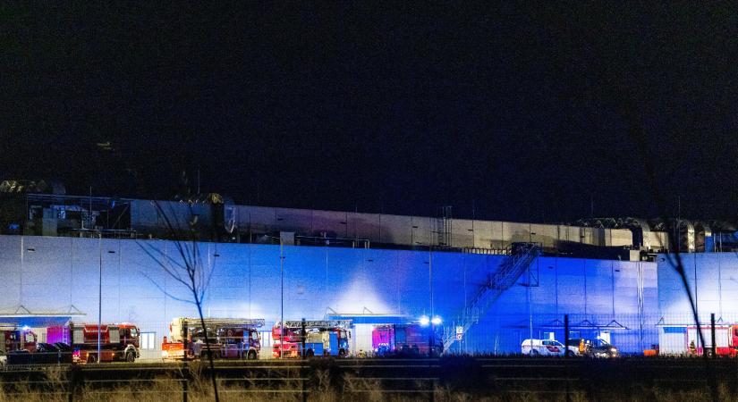 Debreceni önkormányzat: nem volt tűz, nem került veszélyes anyag a levegőbe az akkuipari gyárból