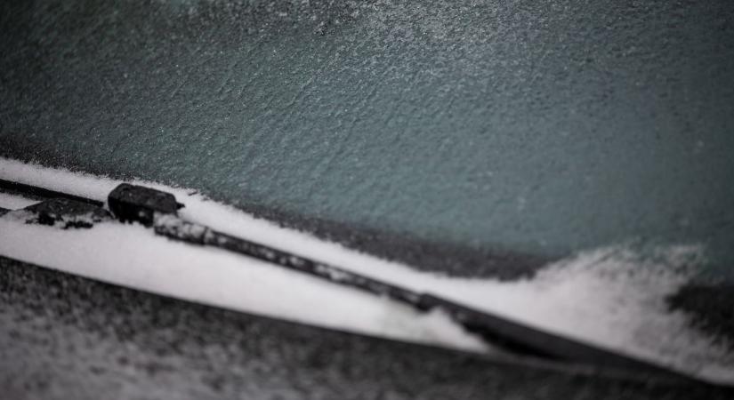 Kiadták a riasztást a hó és az ónos eső miatt: térképen az érintett vármegyék