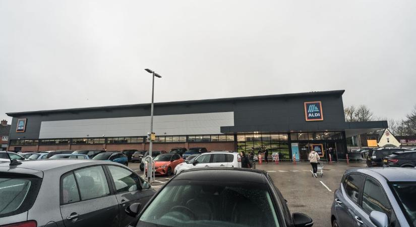 Hivatalos: fizetőssé válnak ezek az Aldi parkolók