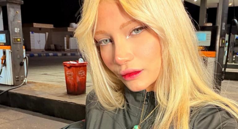 Tüntetett és hidzsáb nélkül motorozott, majd gyanús körülmények között meghalt egy iráni influenszer