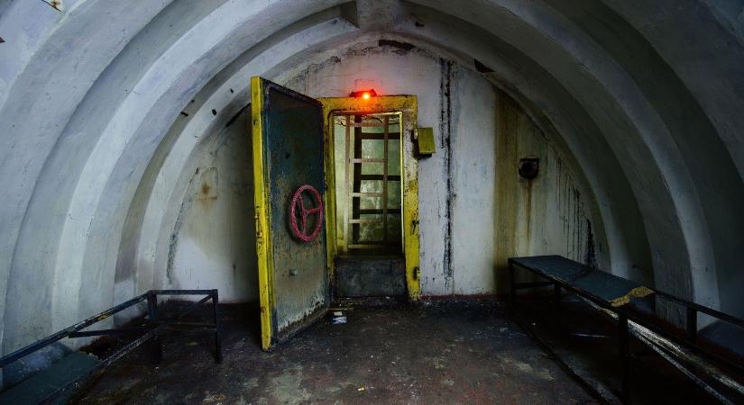 Titokzatos épület lapul Budapest alatt, amikor belenéztek, egy múmia nézett vissza rájuk