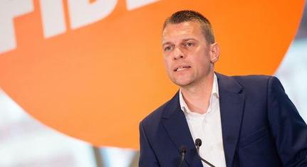 Menczer Tamás alpári stílusban tombol: egy ukránnak sincs joga sértegetni a magyarokat!