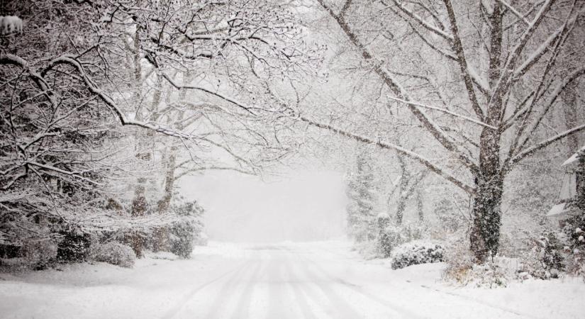 Durva havazás csaphat le több megyére: mutatjuk, hol kell várni az égi áldást
