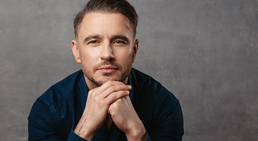 „Ez a darab sorsközösségekről beszél” – Interjú Sándor Péterrel a Valahol Európában kapcsán