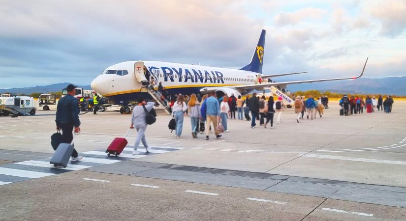 Mostantól nem engednek fel a Ryanair-gépekre, ha ez van nálad