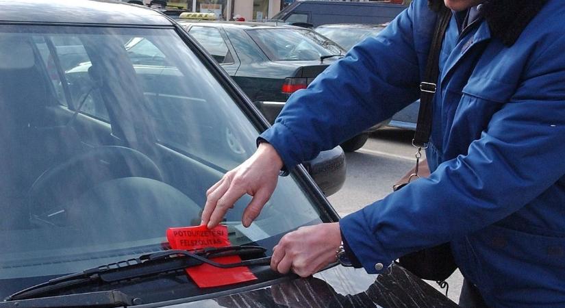 Eldurvult a parkolás Siófokon: megütötte a városőrt az Audi tulajdonosa, nyomoz a rendőrség