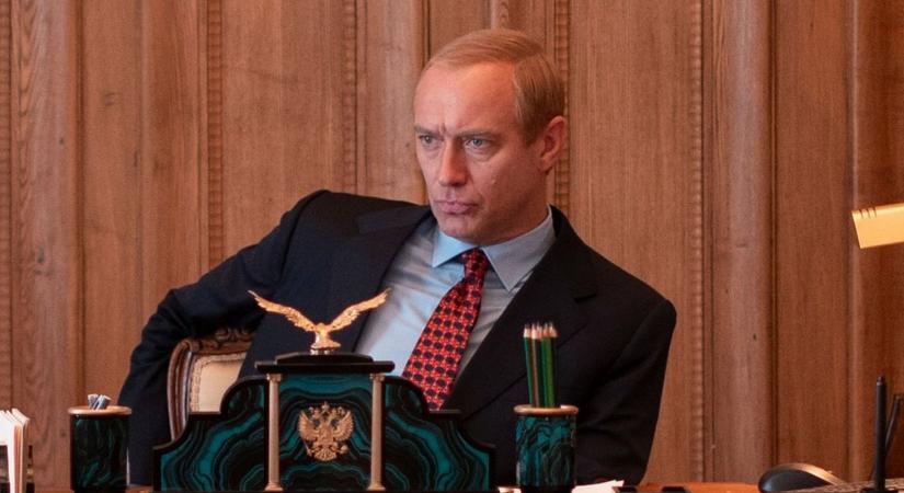 Jude Law Putyint alakítja a Kreml mágusában, itt a magyar feliratos előzetes
