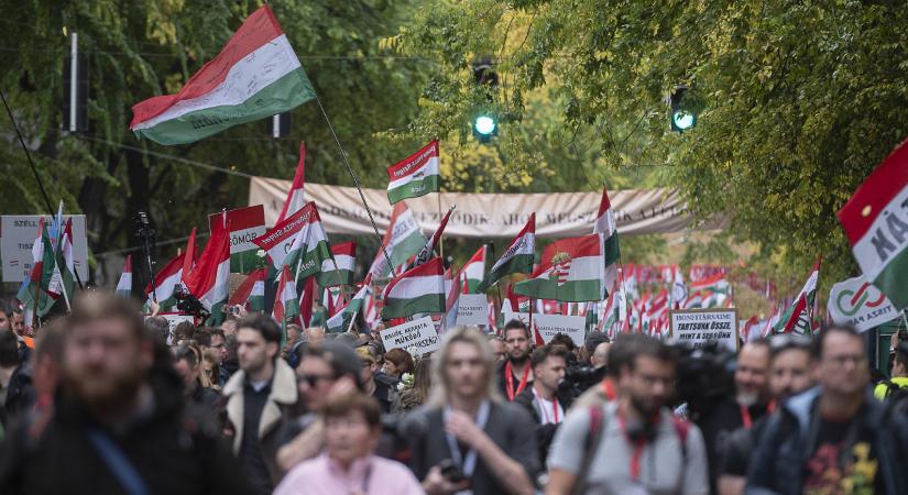 Négypárti parlamentet vár és stabil Tisza-előnyt mért a Republikon