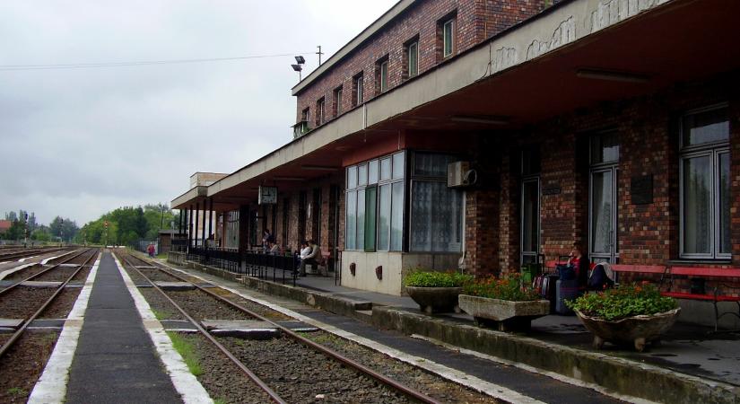 Megújul a gyulai vasútállomás közel ezer négyzetméteres felvételi épülete