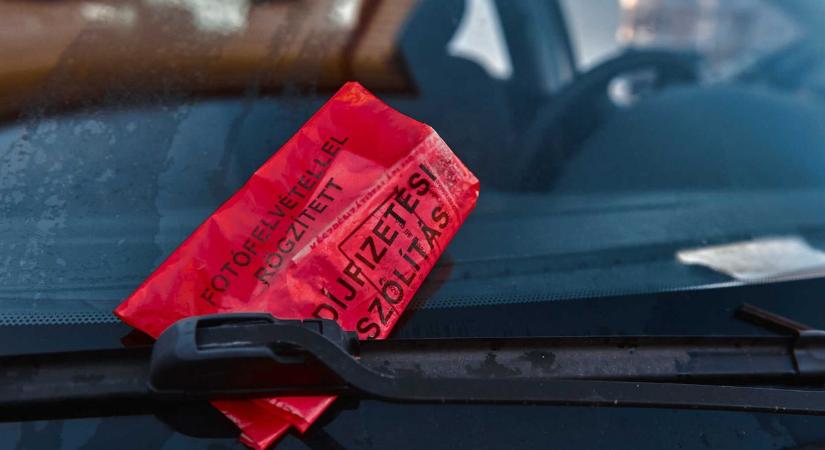 1 nap csúszás? A parkolási bírságnál ilyenkor már nem kérdeznek, csak tripláznak